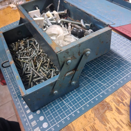 Metal toolbox used, small 25x10x10 cm