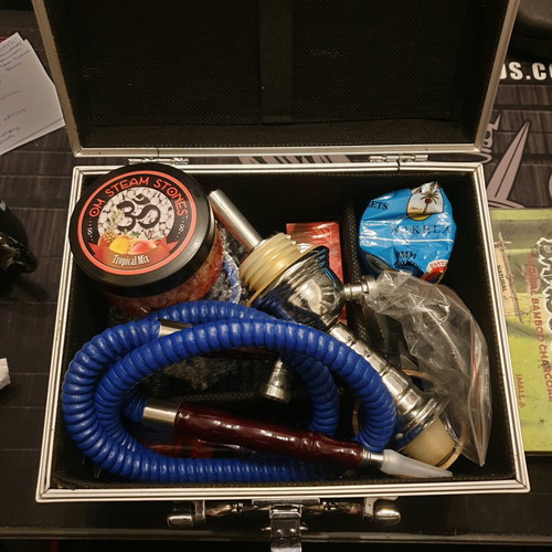 Small hookah complete set like new with accessories and tobacco