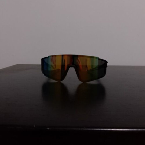 Set of 8 sunglasses, black and white