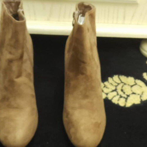 Women's ankle boots like new, low square heel, beige brown