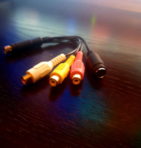 Καλώδιο Mini-DIN 9-Pin σε S-Video & RCA