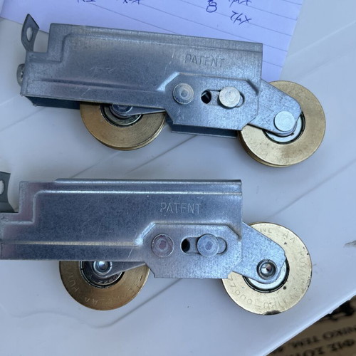 Metal caster wheel, single piece