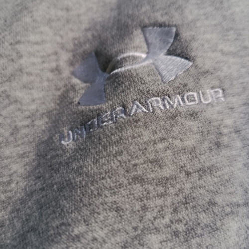 Under Armour fleece gray medium used, excellent condition