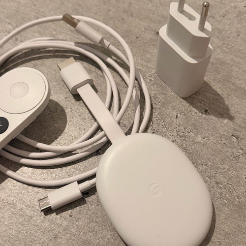 Chromecast with Google TV 4K used, 3rd generation available