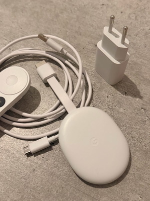 Chromecast with Google TV 4K used, 3rd generation available