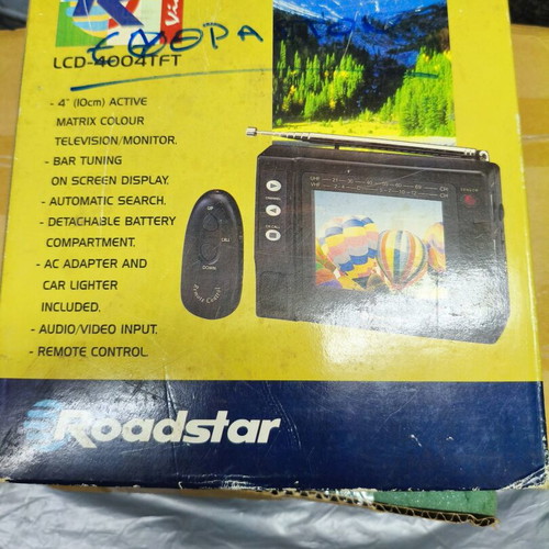Roadstar LCD400TFT 4' TV used with remote and accessories