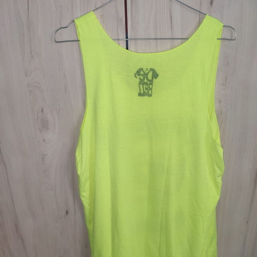 De Bezz unisex sleeveless shirt XL,L bright yellow with "Live free or Die" print new