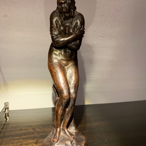 Louvre Museum statue replica used, La frileuse de Jean-Antoine Houdon
