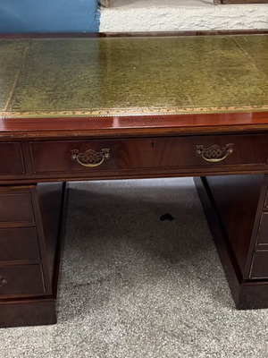 Lawyer's Desk with Leather Top Like New, 90x153x79 cm