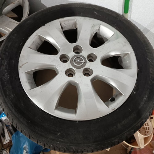 Opel Insignia 17" wheels with Bridgestone Turanza tires like new