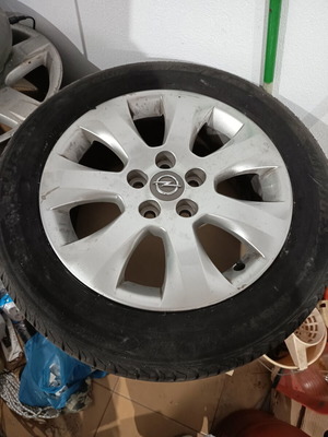Opel Insignia 17" wheels with Bridgestone Turanza tires like new