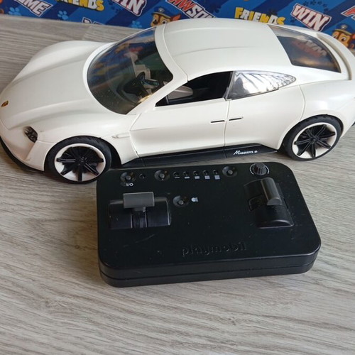 Playmobil Porsche Mission E like new, missing accessories