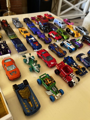 Hot Wheels toy cars used, pack of 50+ by Mattel