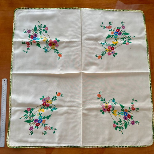 Handmade Vogart Tablecloths with Fade-Resistant Colors and Lace, Set of 2