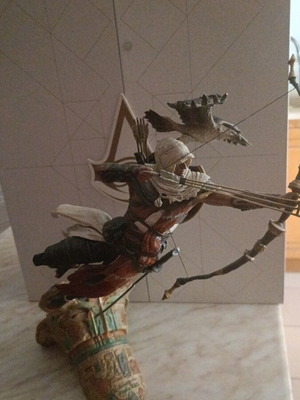 Creed Dawn of Creed Edition statue with box and extras