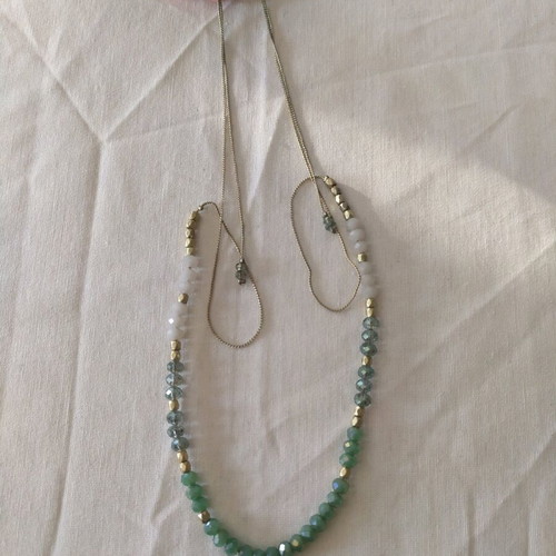 Necklace with adjustable mechanism, Accessories store