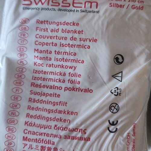 Emergency foil blankets new, pack of 85 pieces