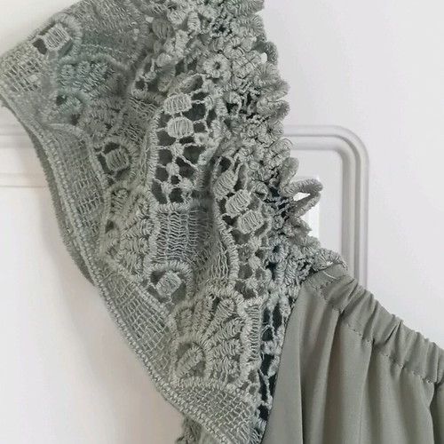 Dress like new with guipure lace on sleeves and hem, green, size L