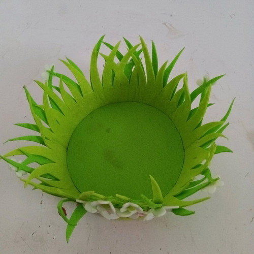 Felt Basket used, dimensions 4.5 cm height, 13 cm with leaves, 18 cm diameter