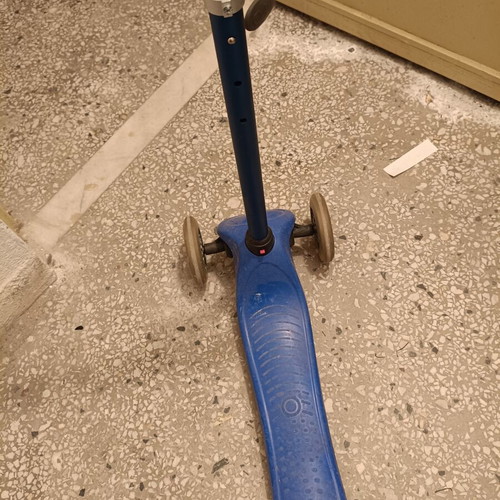 Globber scooter almost unused