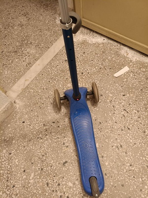 Globber scooter almost unused