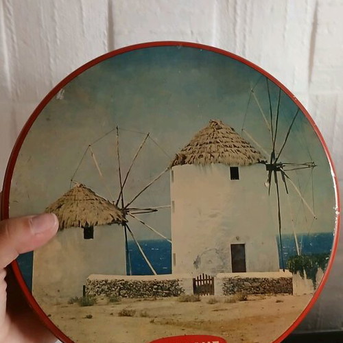 Pavlidis chocolate box used, old 21cm from 1960s