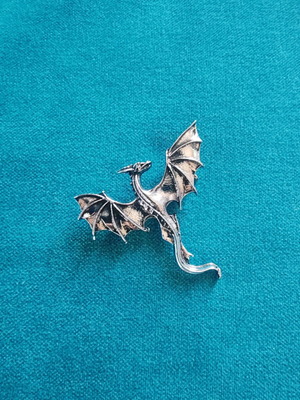 Dragon pin silver like new