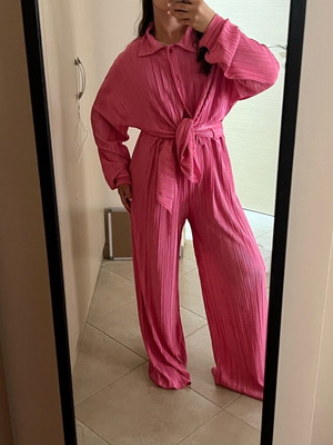 Pink shirt and pants set like new