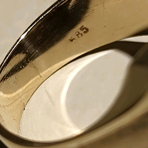 Gold men's ring 14k like new with enamel and anchor design