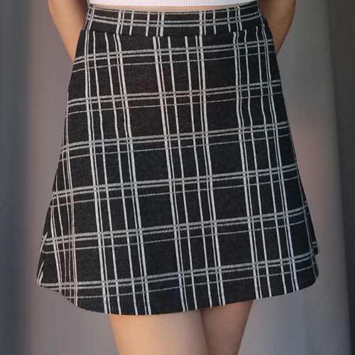 Bershka winter skirt A-line, size M, checkered, like new