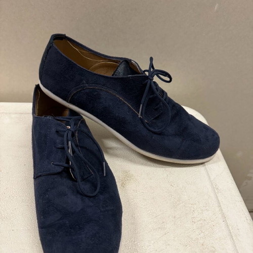 Loafer like new, closed dark blue shoes made of genuine leather size 40