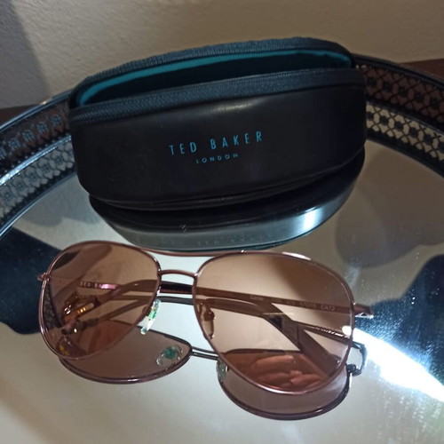 Ted Baker Aviator sunglasses like new, gold frame, mirror lens
