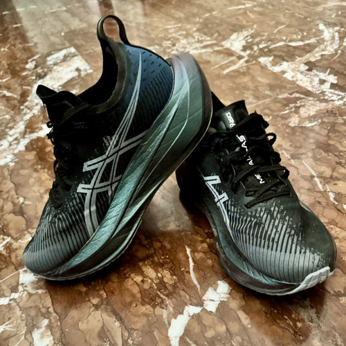 Asics Megablast running shoes size 38, black