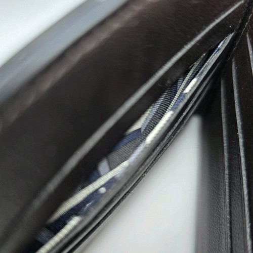 Hermes wallet like new, brown leather with silk lining