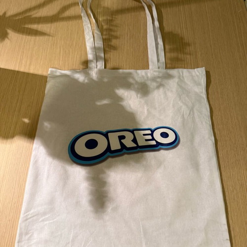 Oreo canvas shoulder bag new, white and blue