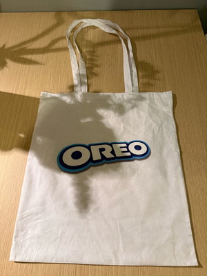 Oreo canvas shoulder bag new, white and blue
