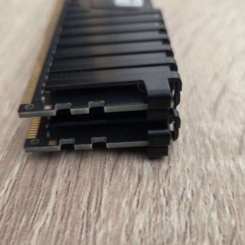 Corsair Vengeance LPX DDR4 16GB RAM modules like new, 2400MHz
