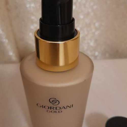 Oriflame Giordani Gold Liquid Make Up MasterCreation SPF 18 new