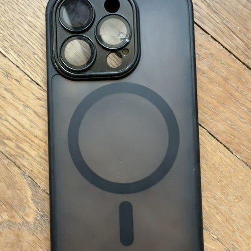 iPhone 14 Pro case with broken right lens protector