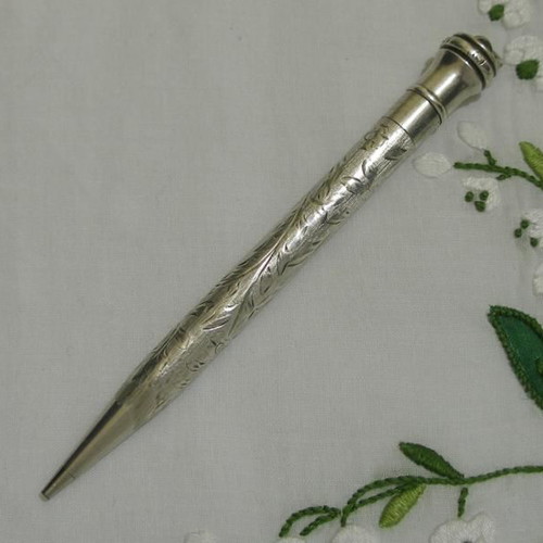 Sterling silver mechanical pencil used, handcrafted England 20th century