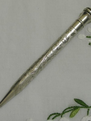 Sterling silver mechanical pencil used, handcrafted England 20th century