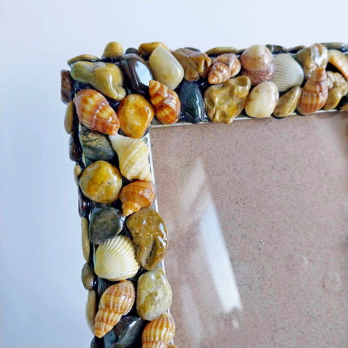 Photo frame like new, hand decorated with sea shells and stones