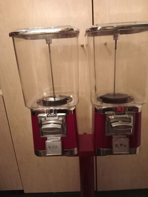 Automatic vending machine like new for balls, gum, and candies