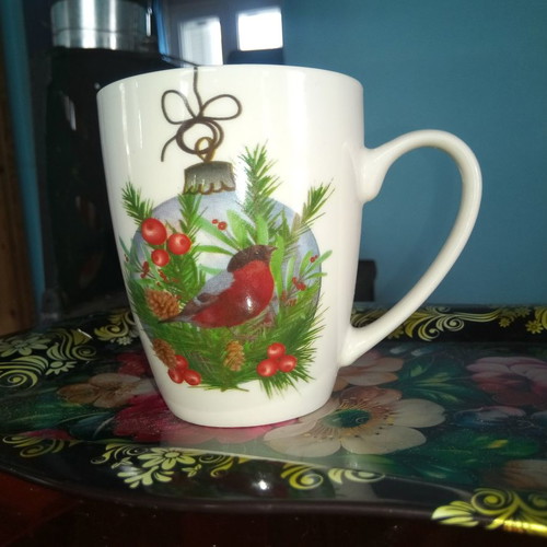 Christmas mug new with fir tree and bird design
