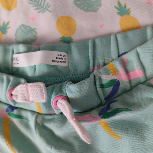 Girls' clothing set like new, colorful, for 5-6 years old