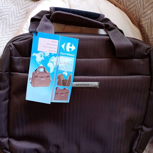 Cosmetic bag new brown, dimensions 0.30 x 0.39 m