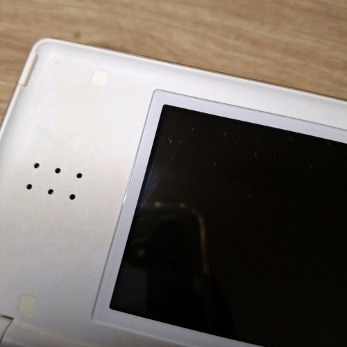 Nintendo DS Lite White like new with case and charger