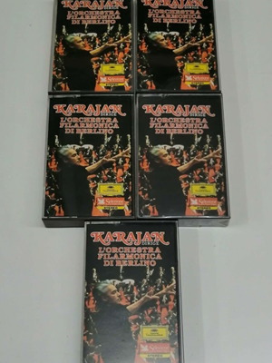 Karajan Dirige L'orchestra Filarmonica di Berlino cassette set like new, classical
