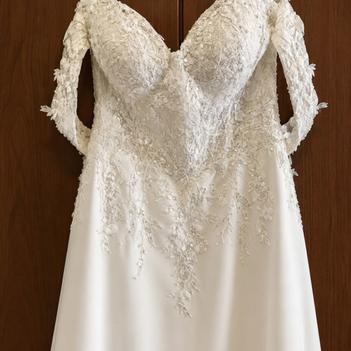 Wedding dress white with embroidered bust like new, size M