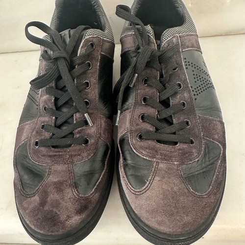 Louis Vuitton men's authentic sneakers used, size 40, black